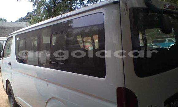 Comprar Usado Toyota Hiace Branco Carro em Luanda em Luanda Province Comprar Usado Toyota Hiace Branco Carro em Luanda em Luanda Province