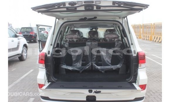 Buy Import Toyota Land Cruiser White Car in Import - Dubai in Bengo Province Buy Import Toyota Land Cruiser White Car in Import - Dubai in Bengo Province