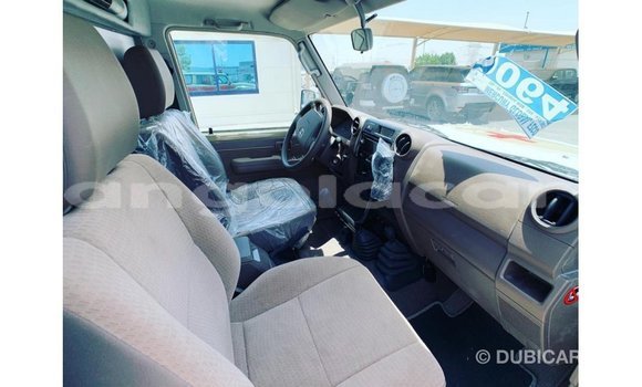 Buy Import Toyota Land Cruiser Beige Car in Import - Dubai in Bengo Province Buy Import Toyota Land Cruiser Beige Car in Import - Dubai in Bengo Province