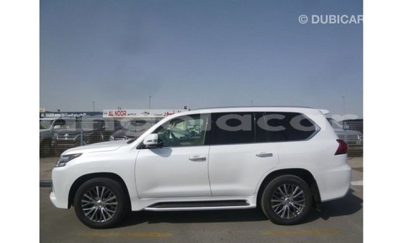 Comprar Importar Lexus LX Branco Carro em Import - Dubai em Bengo Province Comprar Importar Lexus LX Branco Carro em Import - Dubai em Bengo Province