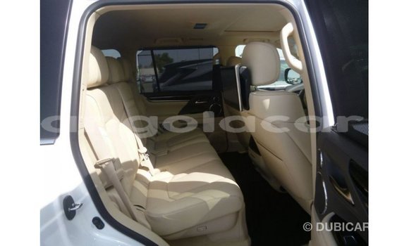 Comprar Importar Lexus LX Branco Carro em Import - Dubai em Bengo Province Comprar Importar Lexus LX Branco Carro em Import - Dubai em Bengo Province
