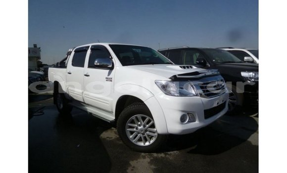 Comprar Importar Toyota Hilux Branco Carro em Import - Dubai em Bengo Province Comprar Importar Toyota Hilux Branco Carro em Import - Dubai em Bengo Province