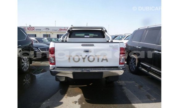 Comprar Importar Toyota Hilux Branco Carro em Import - Dubai em Bengo Province Comprar Importar Toyota Hilux Branco Carro em Import - Dubai em Bengo Province