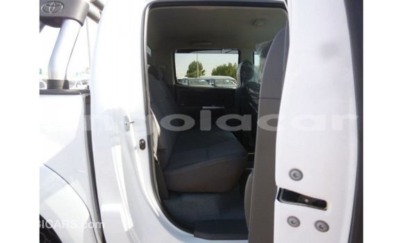 Comprar Importar Toyota Hilux Branco Carro em Import - Dubai em Bengo Province Comprar Importar Toyota Hilux Branco Carro em Import - Dubai em Bengo Province