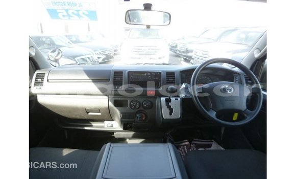 Comprar Importar Toyota Hiace Branco Carro em Import - Dubai em Bengo Province Comprar Importar Toyota Hiace Branco Carro em Import - Dubai em Bengo Province