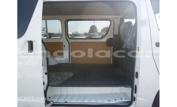 Comprar Importar Toyota Hiace Branco Carro em Import - Dubai em Bengo Province Comprar Importar Toyota Hiace Branco Carro em Import - Dubai em Bengo Province