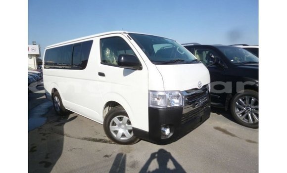 Acheter Import Voiture Toyota Hiace Blanc à Import - Dubai, Province de Bengo Acheter Import Voiture Toyota Hiace Blanc à Import - Dubai, Province de Bengo