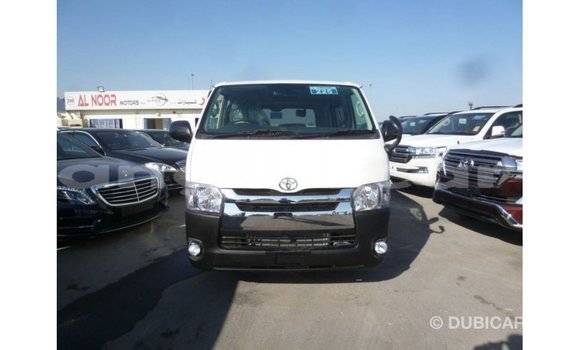 Acheter Import Voiture Toyota Hiace Blanc à Import - Dubai, Province de Bengo Acheter Import Voiture Toyota Hiace Blanc à Import - Dubai, Province de Bengo