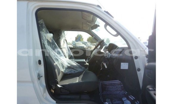 Acheter Import Voiture Toyota Hiace Blanc à Import - Dubai, Province de Bengo Acheter Import Voiture Toyota Hiace Blanc à Import - Dubai, Province de Bengo