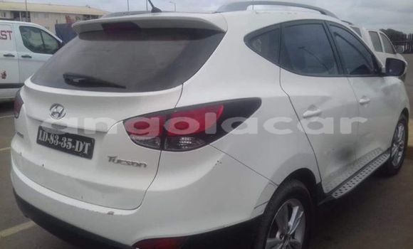 Buy Used Hyundai Tucson White Car in Luanda in Luanda Province Buy Used Hyundai Tucson White Car in Luanda in Luanda Province