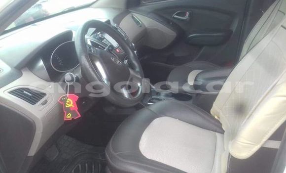 Buy Used Hyundai Tucson White Car in Luanda in Luanda Province Buy Used Hyundai Tucson White Car in Luanda in Luanda Province