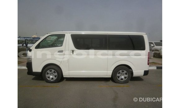 Acheter Import Voiture Toyota Hiace Blanc à Import - Dubai, Province de Bengo Acheter Import Voiture Toyota Hiace Blanc à Import - Dubai, Province de Bengo