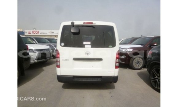 Acheter Import Voiture Toyota Hiace Blanc à Import - Dubai, Province de Bengo Acheter Import Voiture Toyota Hiace Blanc à Import - Dubai, Province de Bengo