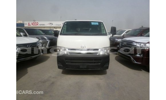 Acheter Import Voiture Toyota Hiace Blanc à Import - Dubai, Province de Bengo Acheter Import Voiture Toyota Hiace Blanc à Import - Dubai, Province de Bengo