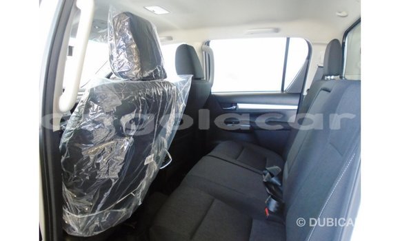 Comprar Importar Toyota Hilux Branco Carro em Import - Dubai em Bengo Province Comprar Importar Toyota Hilux Branco Carro em Import - Dubai em Bengo Province