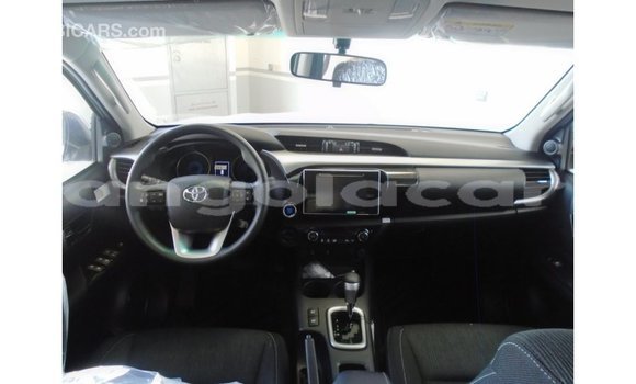 Comprar Importar Toyota Hilux Branco Carro em Import - Dubai em Bengo Province Comprar Importar Toyota Hilux Branco Carro em Import - Dubai em Bengo Province