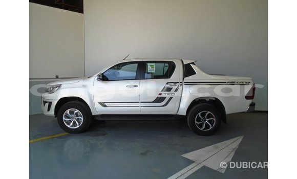 Comprar Importar Toyota Hilux Branco Carro em Import - Dubai em Bengo Province Comprar Importar Toyota Hilux Branco Carro em Import - Dubai em Bengo Province