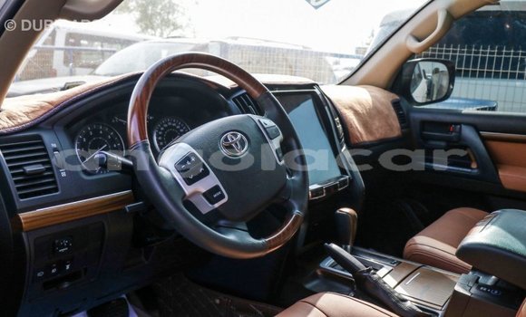 Comprar Importar Toyota Land Cruiser Branco Carro em Import - Dubai em Bengo Province Comprar Importar Toyota Land Cruiser Branco Carro em Import - Dubai em Bengo Province