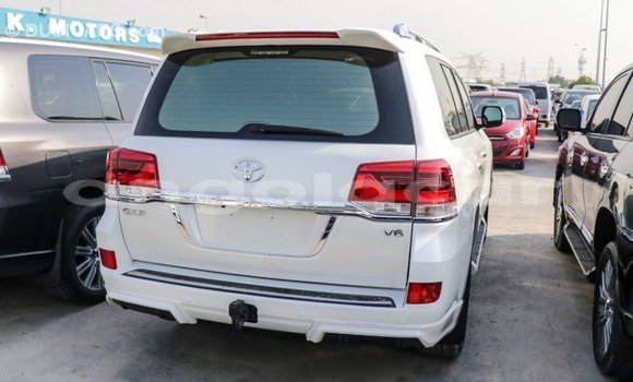 Comprar Importar Toyota Land Cruiser Branco Carro em Import - Dubai em Bengo Province Comprar Importar Toyota Land Cruiser Branco Carro em Import - Dubai em Bengo Province