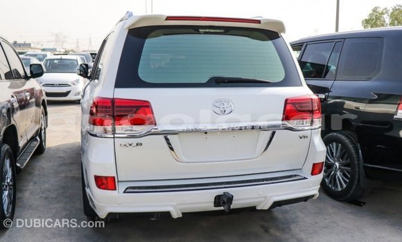 Comprar Importar Toyota Land Cruiser Branco Carro em Import - Dubai em Bengo Province Comprar Importar Toyota Land Cruiser Branco Carro em Import - Dubai em Bengo Province