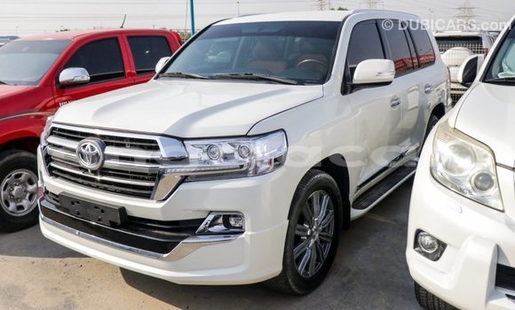 Comprar Importar Toyota Land Cruiser Branco Carro em Import - Dubai em Bengo Province Comprar Importar Toyota Land Cruiser Branco Carro em Import - Dubai em Bengo Province
