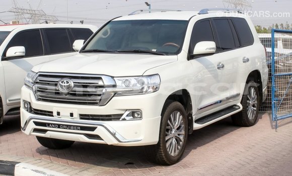 Buy Import Toyota Land Cruiser White Car in Import - Dubai in Bengo Province Buy Import Toyota Land Cruiser White Car in Import - Dubai in Bengo Province