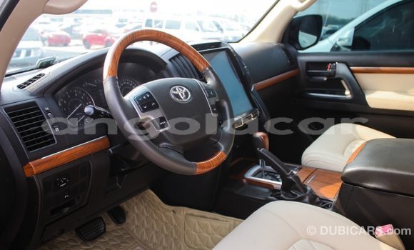Buy Import Toyota Land Cruiser White Car in Import - Dubai in Bengo Province Buy Import Toyota Land Cruiser White Car in Import - Dubai in Bengo Province