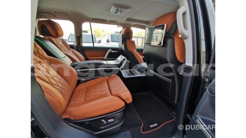 Big with watermark 90221640 8a77 4b29 a555 9a49022301e8