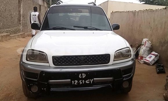 Acheter Occasion Voiture Toyota RAV4 Blanc à Luanda, Province de Luanda