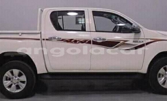 Acheter Occasion Voiture Toyota Hilux Blanc à Luanda, Province de Luanda