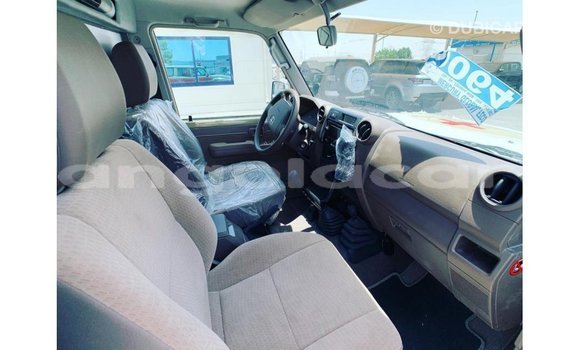 Comprar Importar Toyota Land Cruiser Bege Carro em Import - Dubai em Bengo Province Comprar Importar Toyota Land Cruiser Bege Carro em Import - Dubai em Bengo Province