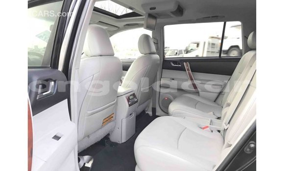 Comprar Importar Toyota Highlander Preto Carro em Import - Dubai em Bengo Province Comprar Importar Toyota Highlander Preto Carro em Import - Dubai em Bengo Province