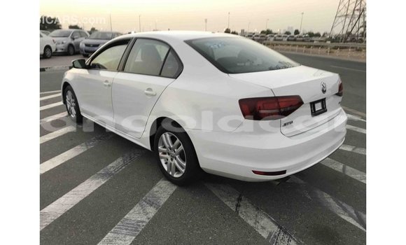Comprar Importar Volkswagen Jetta Branco Carro em Import - Dubai em Bengo Province Comprar Importar Volkswagen Jetta Branco Carro em Import - Dubai em Bengo Province