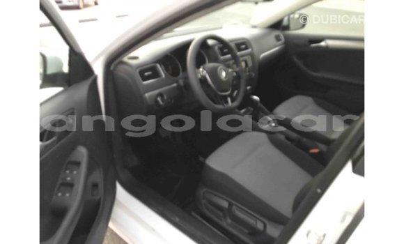 Comprar Importar Volkswagen Jetta Branco Carro em Import - Dubai em Bengo Province Comprar Importar Volkswagen Jetta Branco Carro em Import - Dubai em Bengo Province