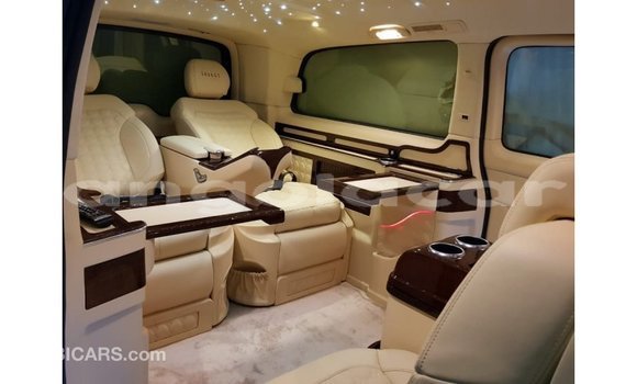 Buy Import Mercedes-Benz 250 Black Car in Import - Dubai in Bengo Province Buy Import Mercedes-Benz 250 Black Car in Import - Dubai in Bengo Province