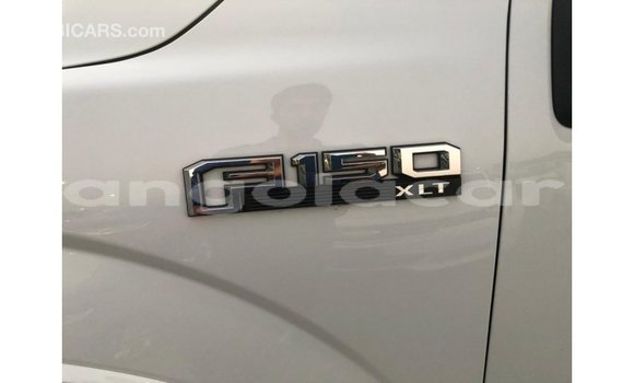 Comprar Importar Ford V8 Branco Carro em Import - Dubai em Bengo Province Comprar Importar Ford V8 Branco Carro em Import - Dubai em Bengo Province