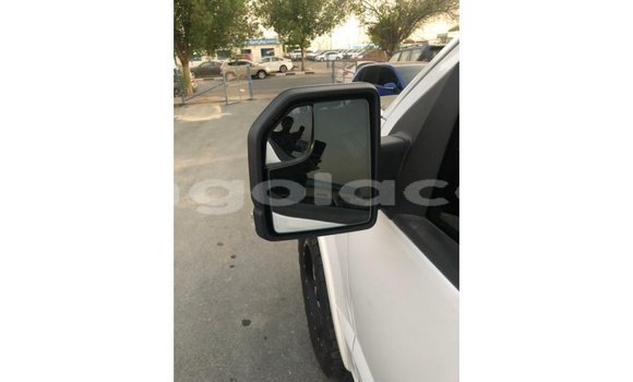 Comprar Importar Ford V8 Branco Carro em Import - Dubai em Bengo Province Comprar Importar Ford V8 Branco Carro em Import - Dubai em Bengo Province