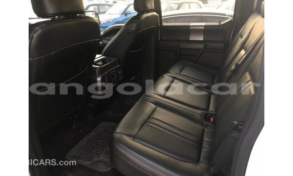 Comprar Importar Ford V8 Branco Carro em Import - Dubai em Bengo Province Comprar Importar Ford V8 Branco Carro em Import - Dubai em Bengo Province