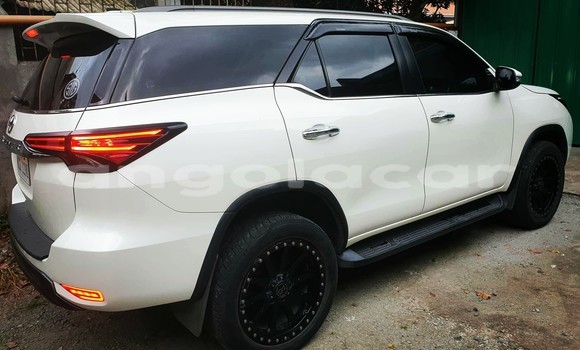 Comprar Novo Toyota Fortuner Branco Carro em Luena em Moxico Comprar Novo Toyota Fortuner Branco Carro em Luena em Moxico