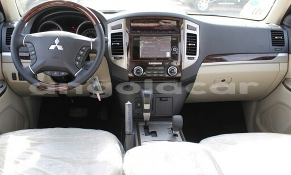 Acheter Neuf Voiture Mitsubishi Pajero Gris à Luena, Moxico Acheter Neuf Voiture Mitsubishi Pajero Gris à Luena, Moxico