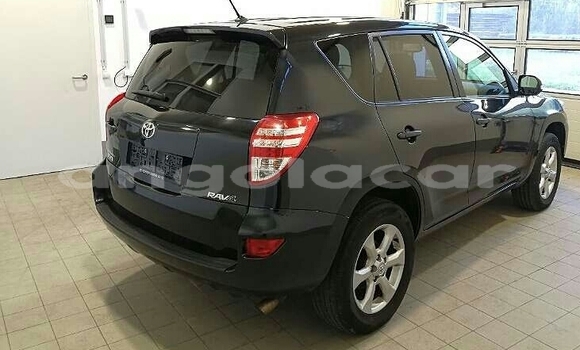 Acheter Occasion Voiture Toyota RAV4 Bleu à Luena, Moxico Acheter Occasion Voiture Toyota RAV4 Bleu à Luena, Moxico