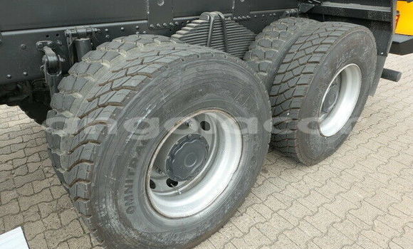 Comprar Usado Volvo F4 Branco Caminhão em Luena em Moxico Comprar Usado Volvo F4 Branco Caminhão em Luena em Moxico