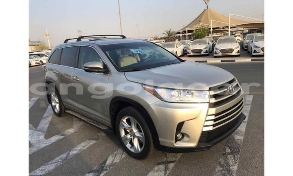 Comprar Importar Toyota Highlander Bege Carro em Import - Dubai em Bengo Province Comprar Importar Toyota Highlander Bege Carro em Import - Dubai em Bengo Province