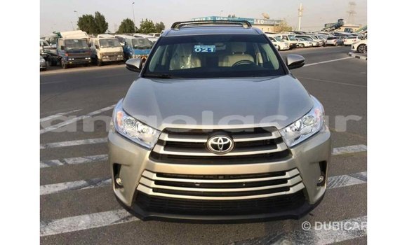 Comprar Importar Toyota Highlander Bege Carro em Import - Dubai em Bengo Province Comprar Importar Toyota Highlander Bege Carro em Import - Dubai em Bengo Province
