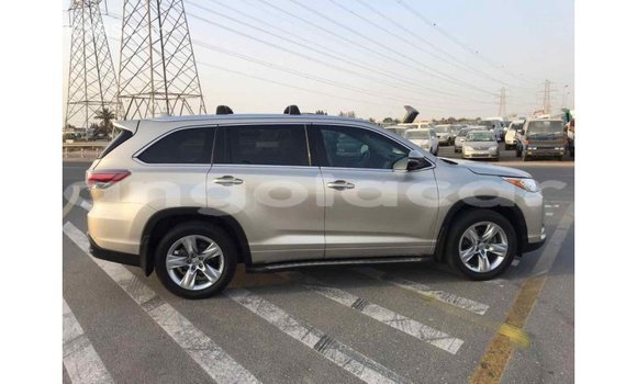 Comprar Importar Toyota Highlander Bege Carro em Import - Dubai em Bengo Province Comprar Importar Toyota Highlander Bege Carro em Import - Dubai em Bengo Province