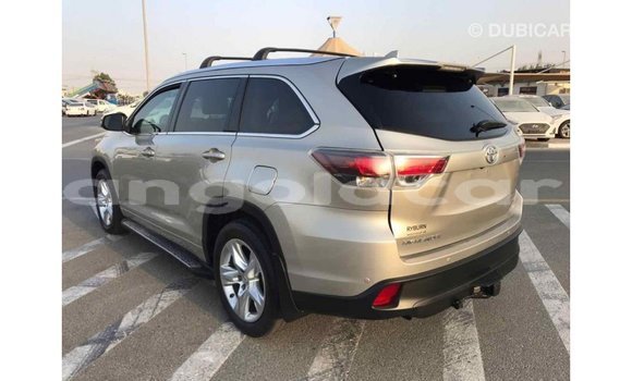 Comprar Importar Toyota Highlander Bege Carro em Import - Dubai em Bengo Province Comprar Importar Toyota Highlander Bege Carro em Import - Dubai em Bengo Province