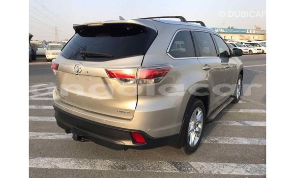 Comprar Importar Toyota Highlander Bege Carro em Import - Dubai em Bengo Province Comprar Importar Toyota Highlander Bege Carro em Import - Dubai em Bengo Province