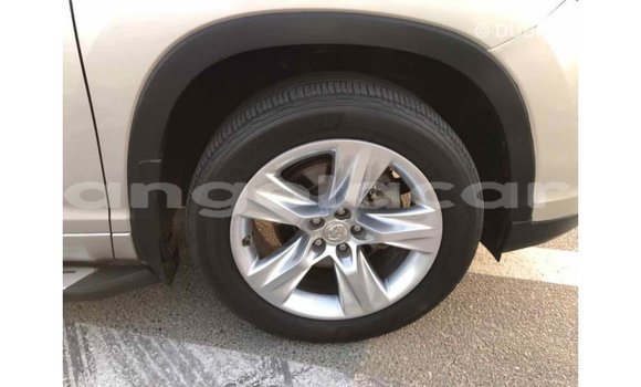 Comprar Importar Toyota Highlander Bege Carro em Import - Dubai em Bengo Province Comprar Importar Toyota Highlander Bege Carro em Import - Dubai em Bengo Province