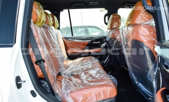 Comprar Importar Lexus LX Branco Carro em Import - Dubai em Bengo Province Comprar Importar Lexus LX Branco Carro em Import - Dubai em Bengo Province