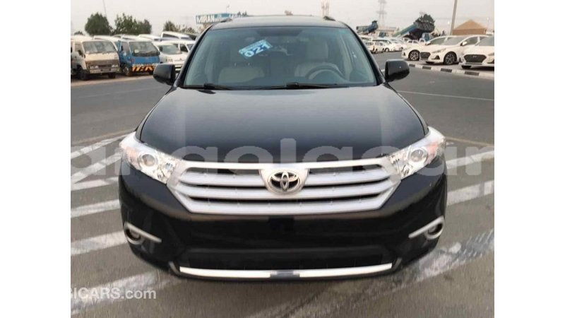 Big with watermark toyota highlander bengo province import dubai 3319